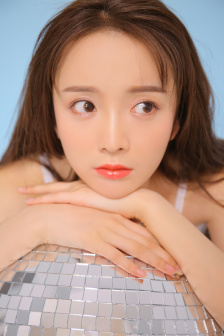 再把腿X开一点就可以吃花季